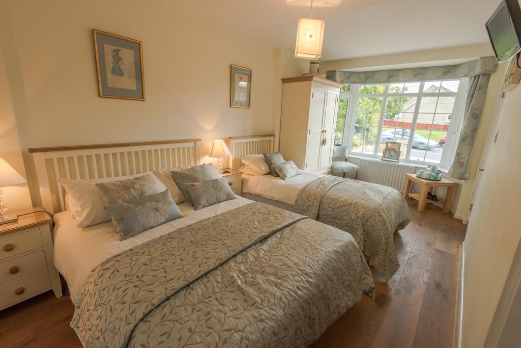 Crofters Guest House Witney Eksteriør billede