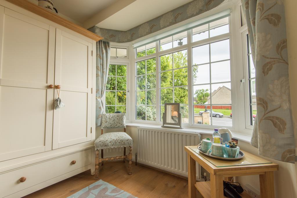 Crofters Guest House Witney Eksteriør billede