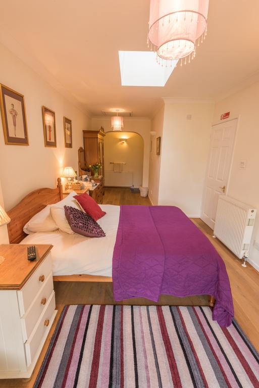 Crofters Guest House Witney Eksteriør billede